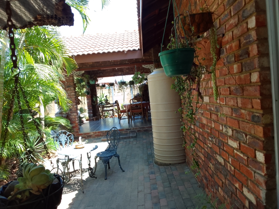 3 Bedroom Property for Sale in Oos Einde North West